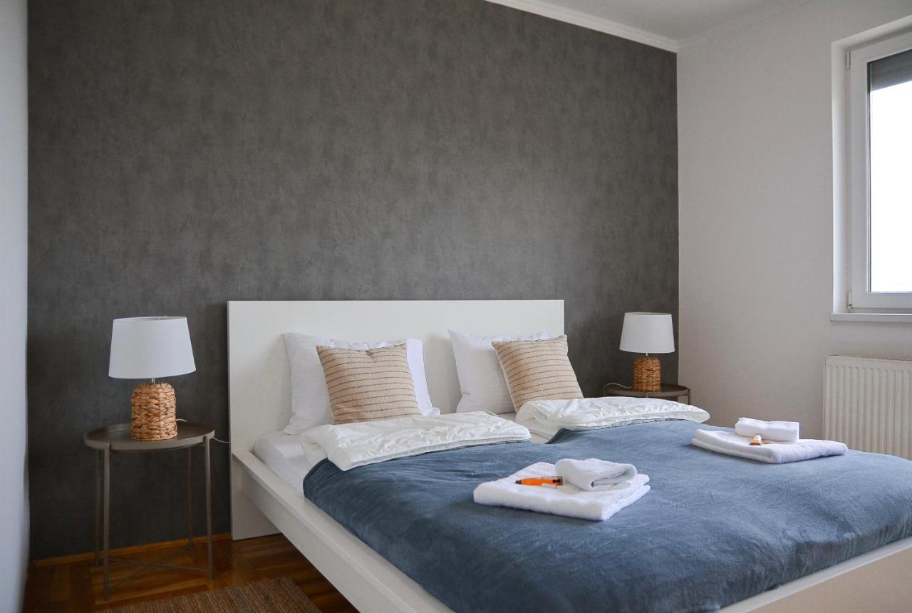 Crown Apartment 2 ซูโบติกา ภายนอก รูปภาพ